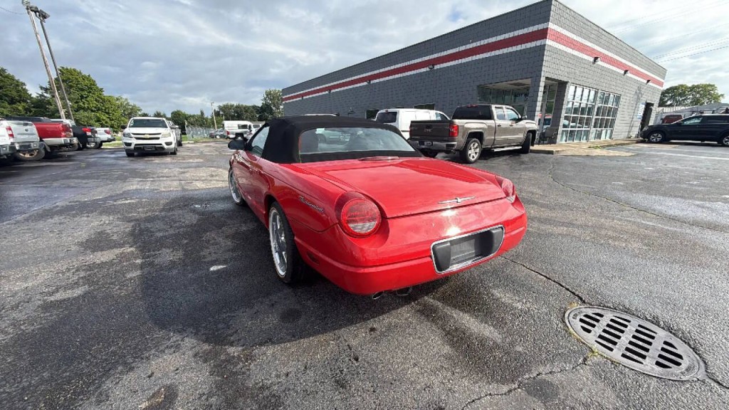2002 Ford Thunderbird Image 2