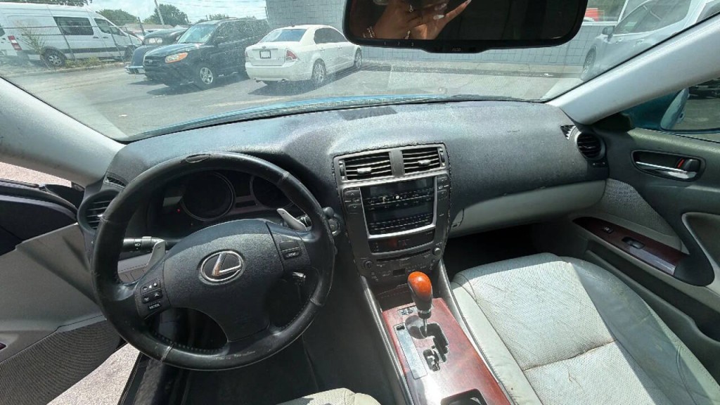 2006 Lexus IS 250 Image 9