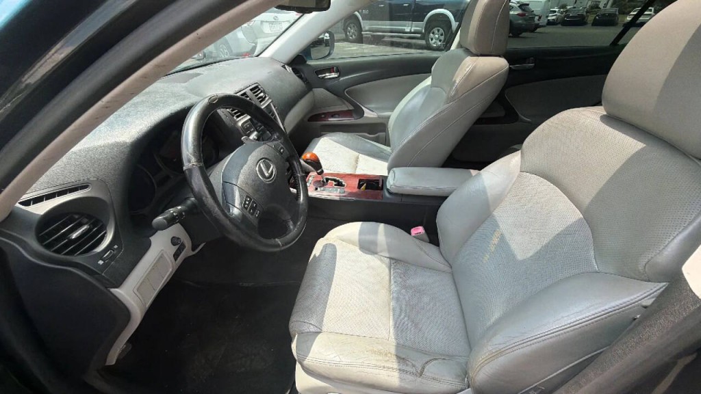 2006 Lexus IS 250 Image 11