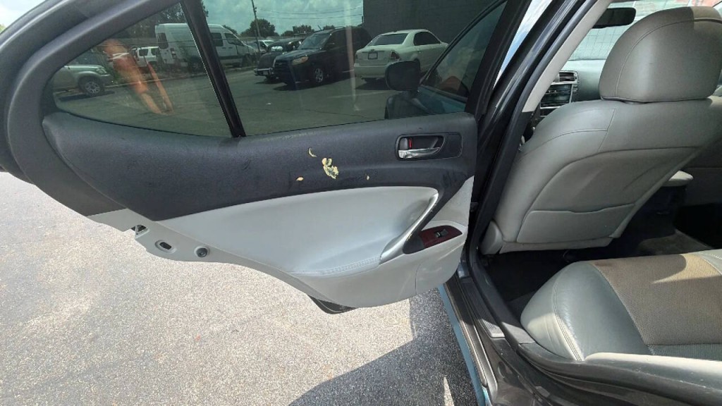 2006 Lexus IS 250 Image 12