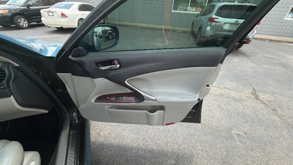 2006 Lexus IS 250 Image 16