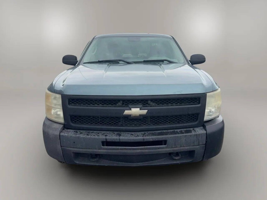 2010 Chevrolet Silverado 1500 Image 3
