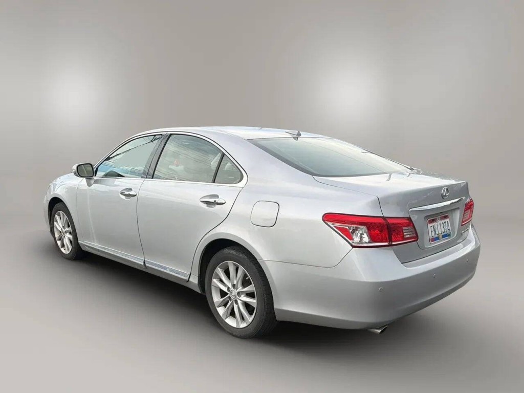 2011 Lexus ES 350 Image 3