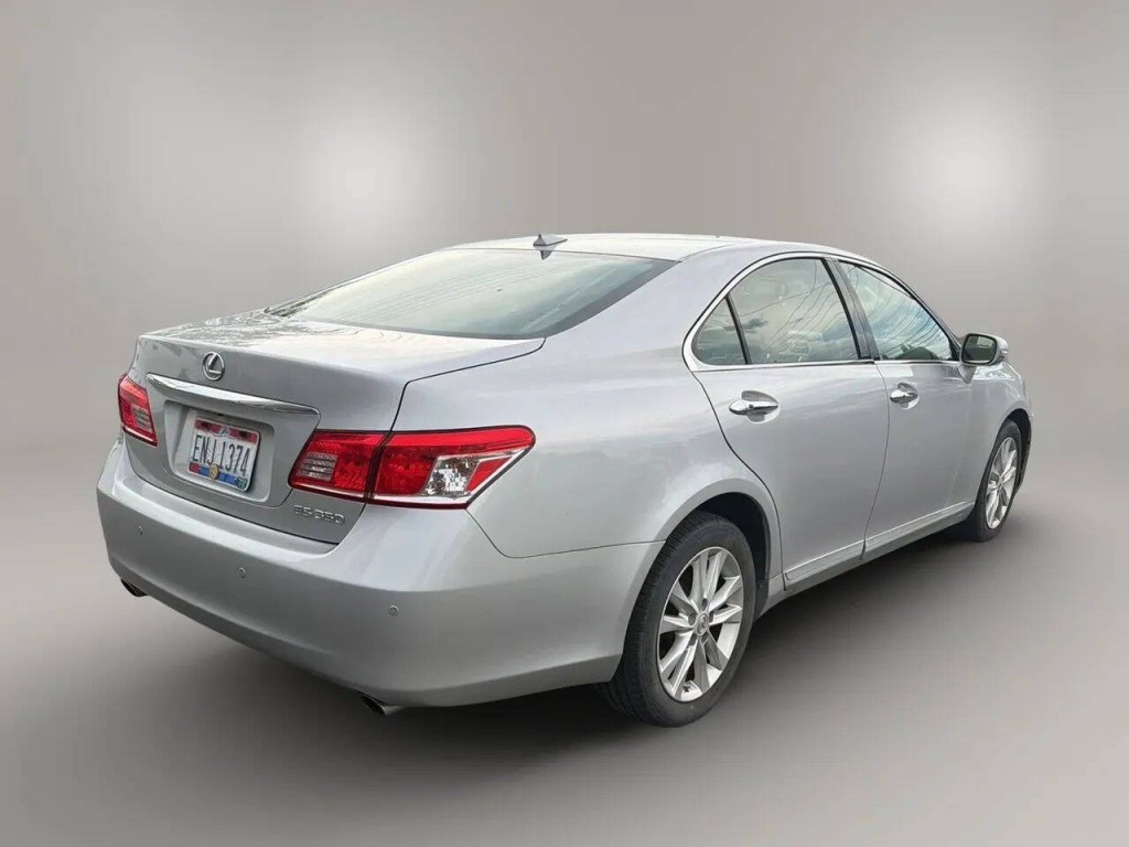 2011 Lexus ES 350 Image 4