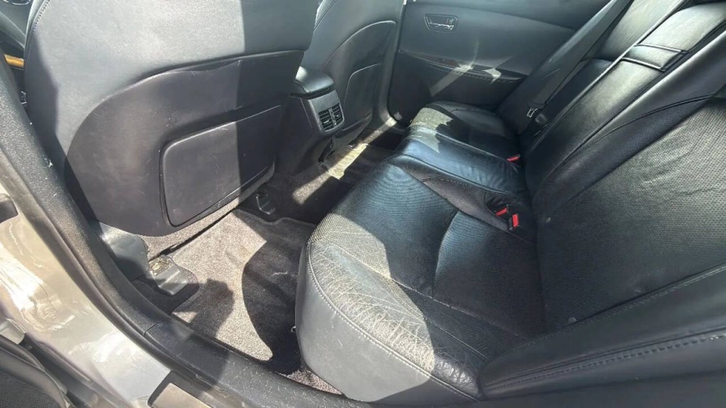 2011 Lexus ES 350 Image 11