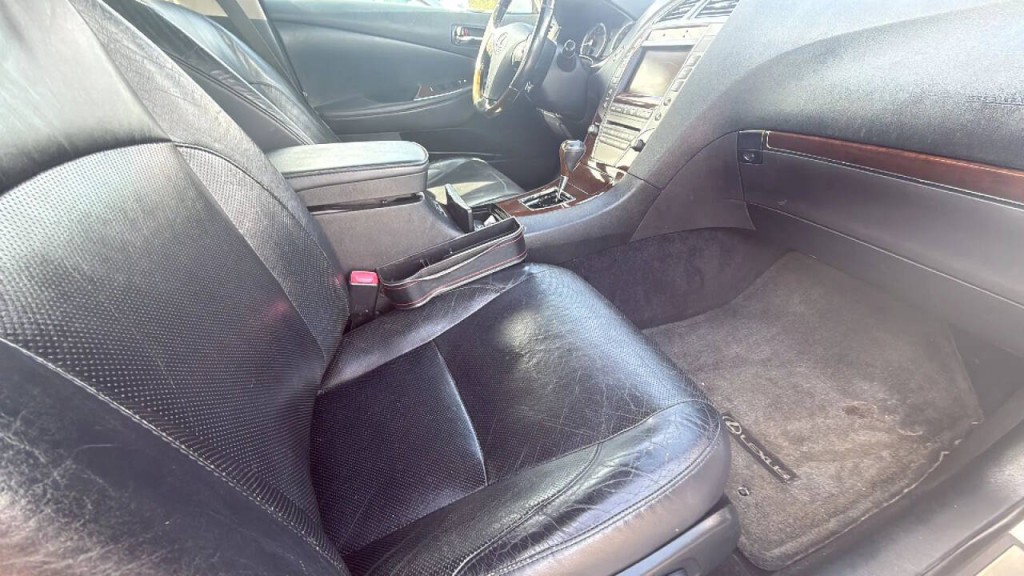 2011 Lexus ES 350 Image 15