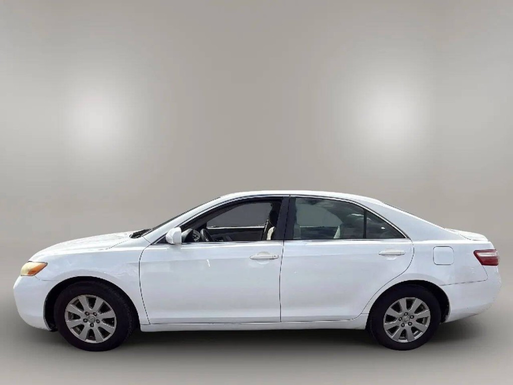 2008 Toyota Camry Image 2