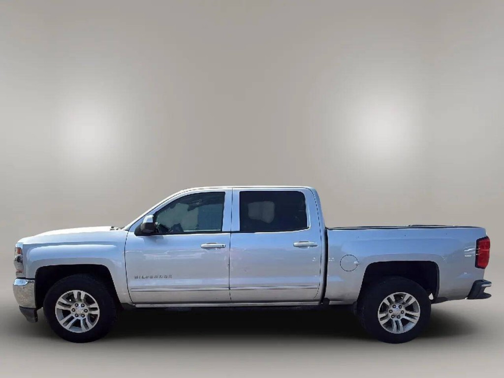 2018 Chevrolet Silverado 1500 Image 2