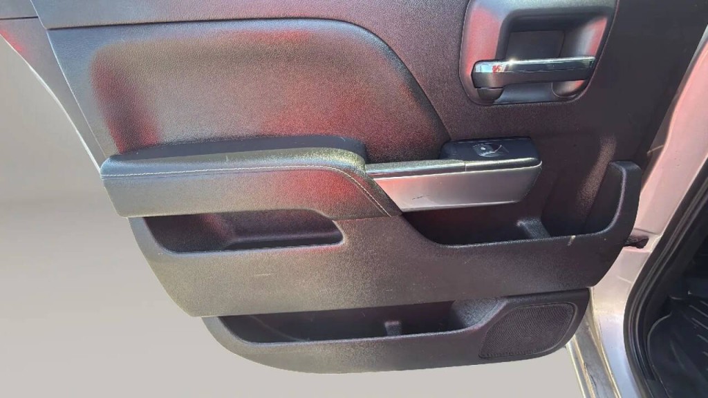 2018 Chevrolet Silverado 1500 Image 12