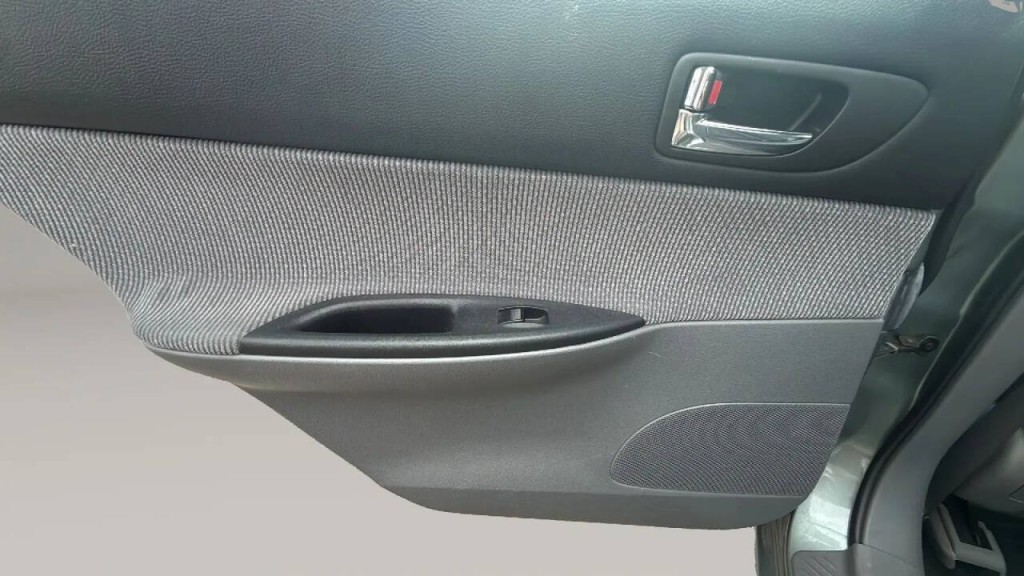 2004 Mazda Mazda6 Image 11