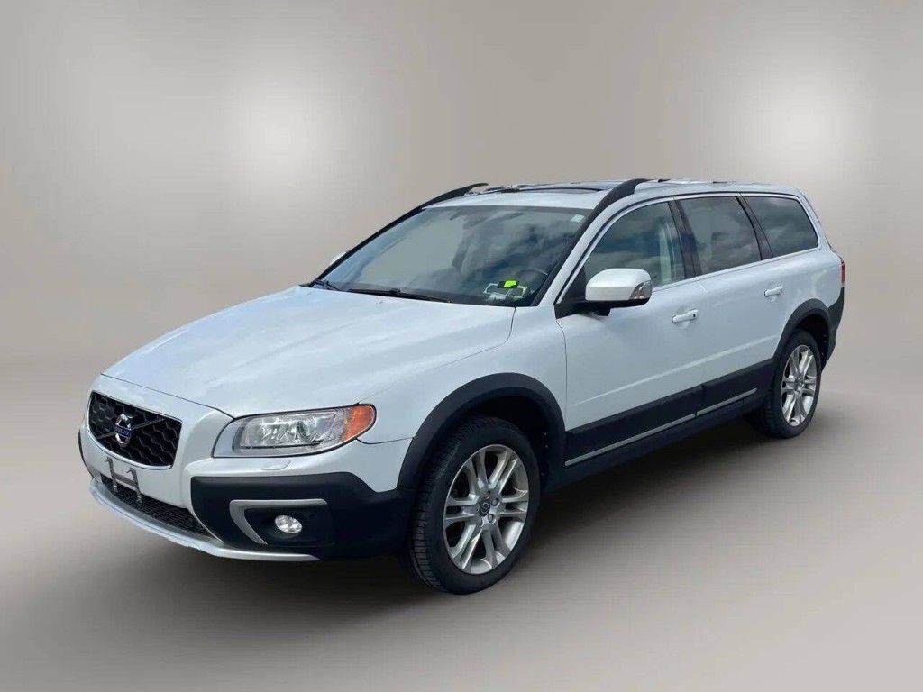 2016 Volvo XC70 Image 1