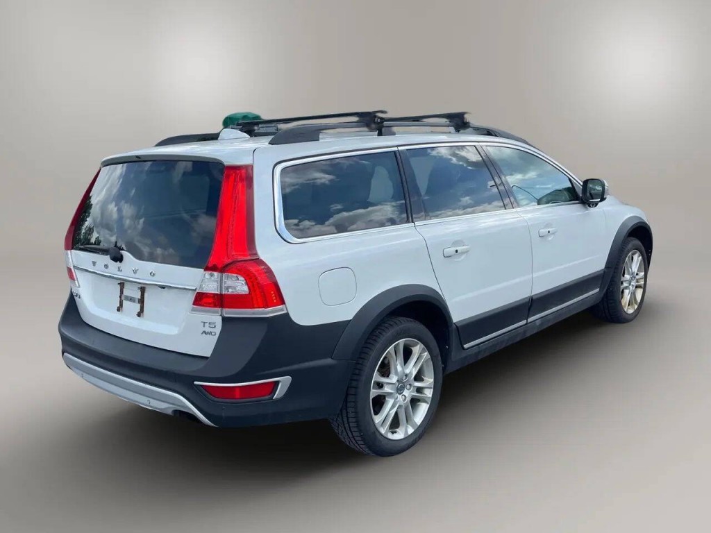 2016 Volvo XC70 Image 3