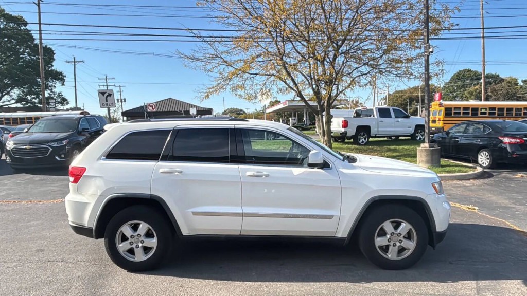 2011 Jeep Grand Cherokee Image 6