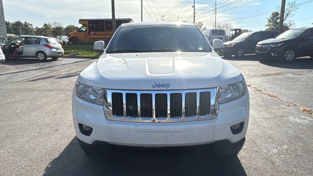 2011 Jeep Grand Cherokee Image 8
