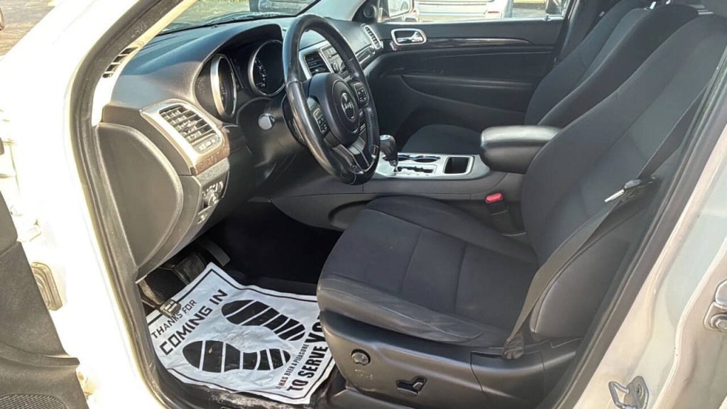 2011 Jeep Grand Cherokee Image 9