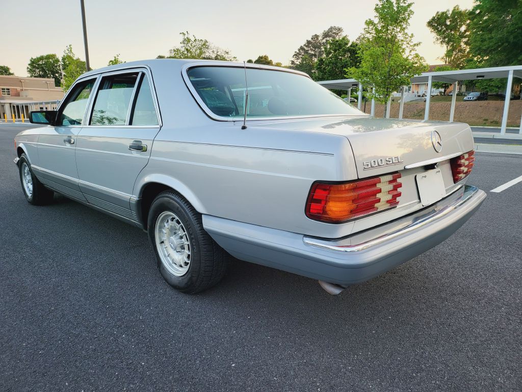 1984 Mercedes-Benz 500 Image 3
