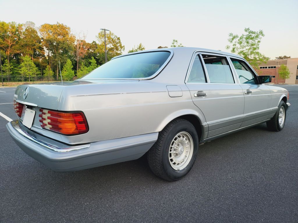 1984 Mercedes-Benz 500 Image 5