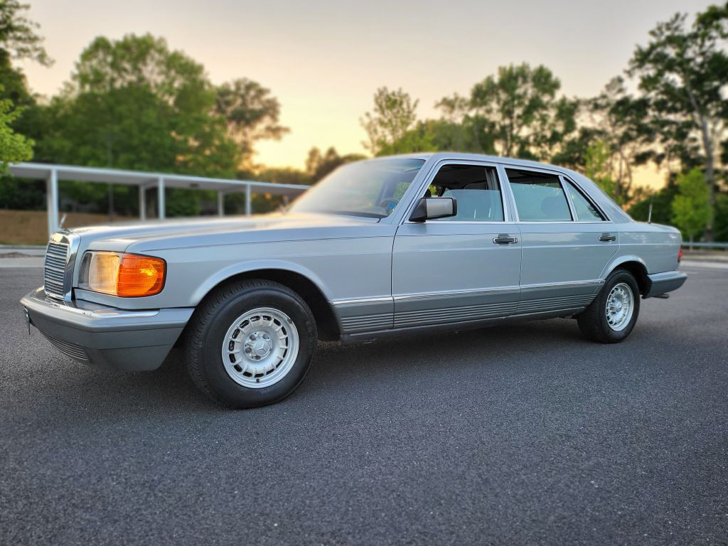 1984 Mercedes-Benz 500 Image 10