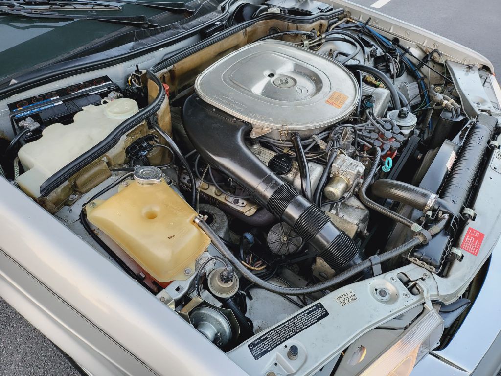 1984 Mercedes-Benz 500 Image 12