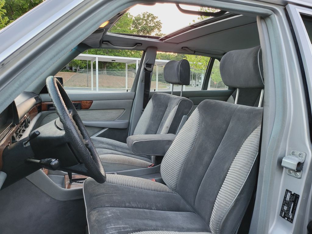 1984 Mercedes-Benz 500 Image 18
