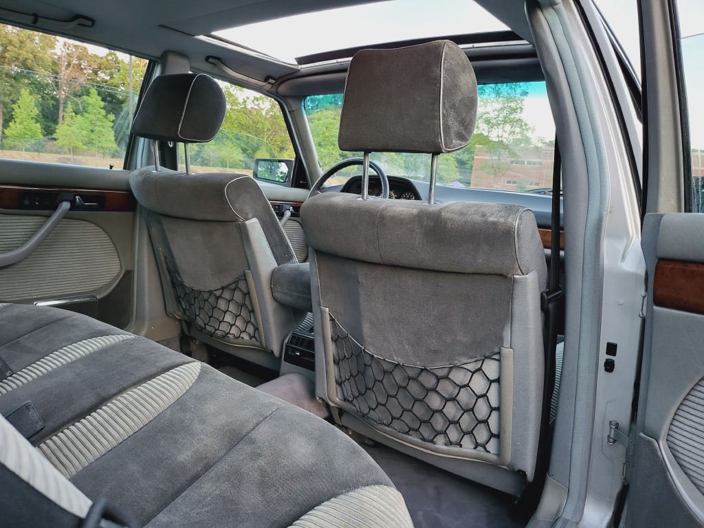 1984 Mercedes-Benz 500 Image 24