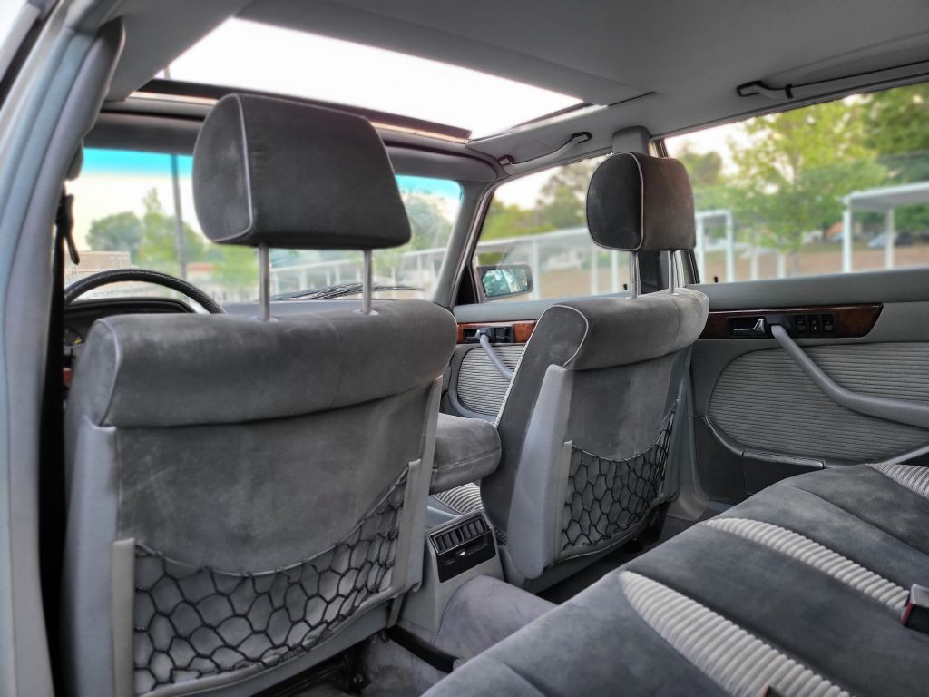 1984 Mercedes-Benz 500 Image 27