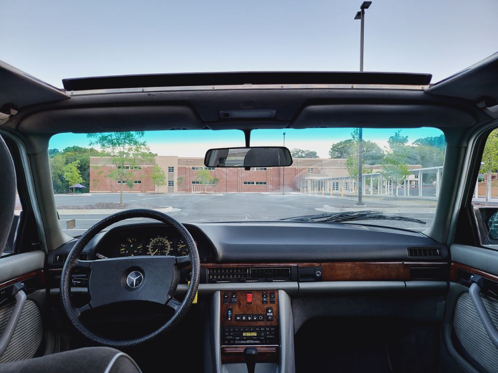 1984 Mercedes-Benz 500 Image 31