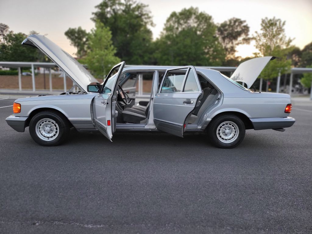 1984 Mercedes-Benz 500 Image 40
