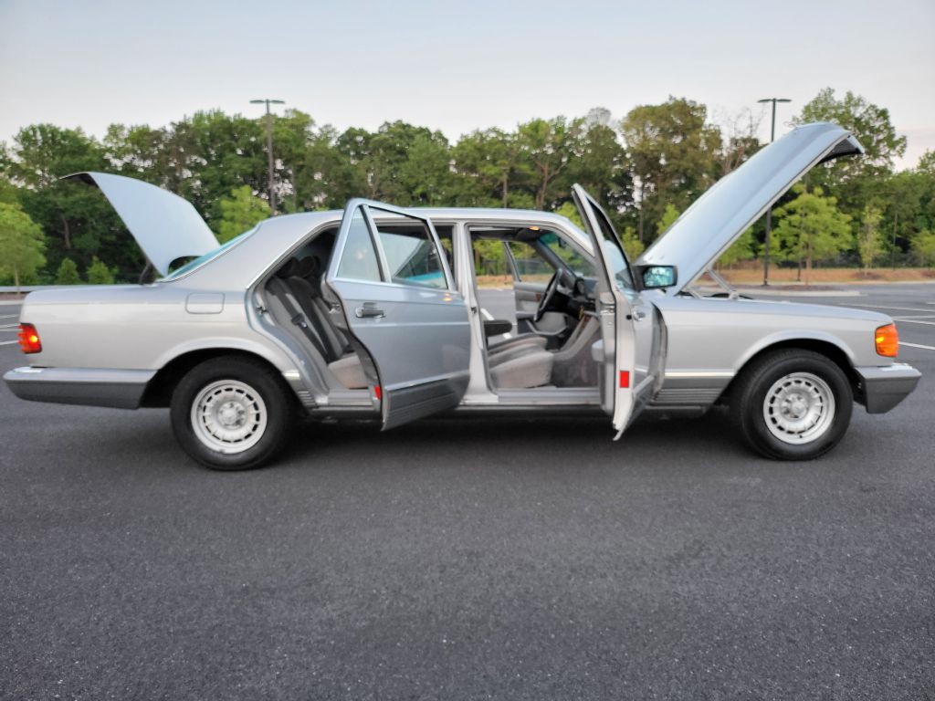 1984 Mercedes-Benz 500 Image 41