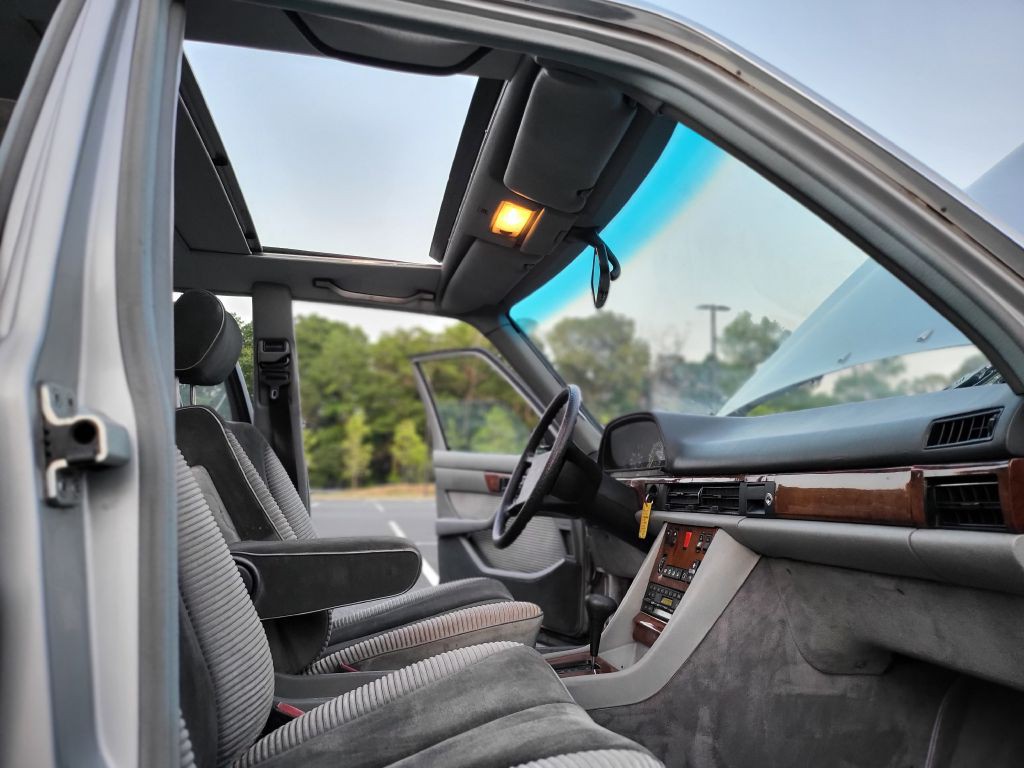 1984 Mercedes-Benz 500 Image 42