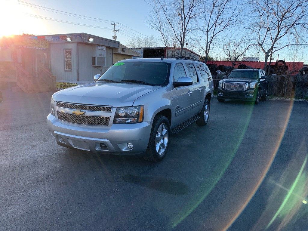 2014 Chevrolet Suburban Image 7