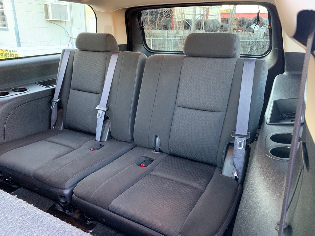 2014 Chevrolet Suburban Image 12