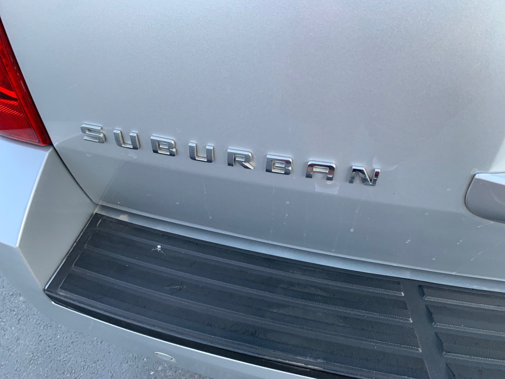 2014 Chevrolet Suburban Image 31