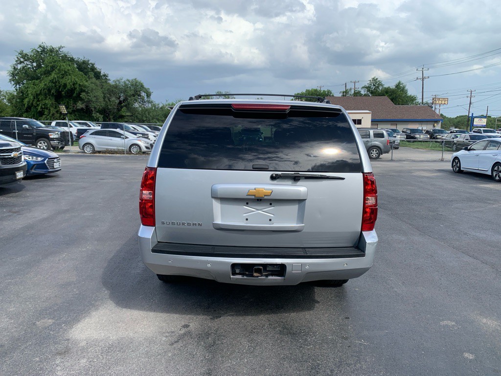 2014 Chevrolet Suburban Image 37