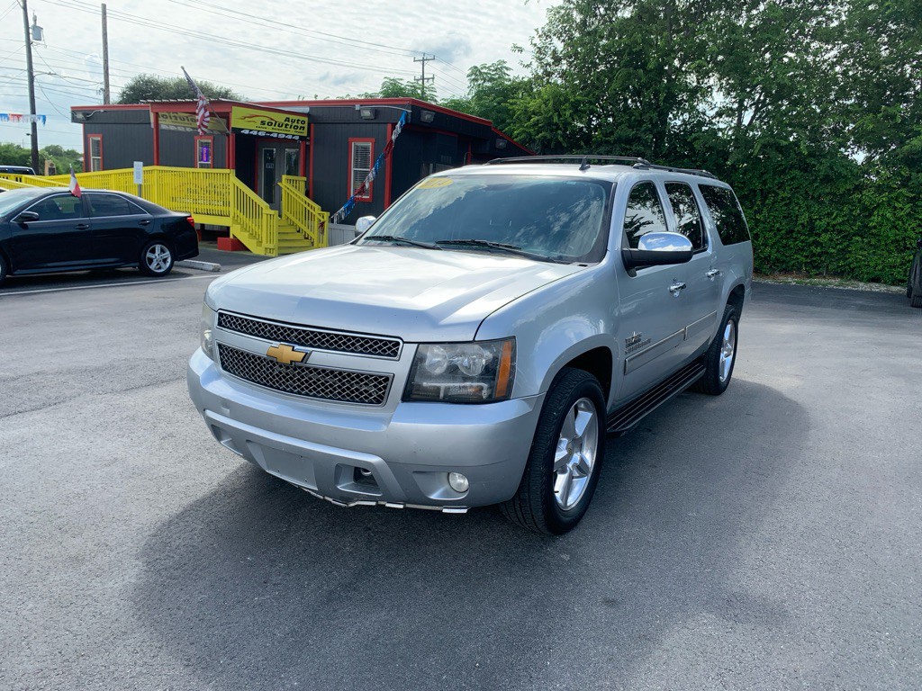2014 Chevrolet Suburban Image 40