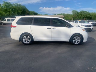 Image for 2012 Toyota Sienna BASE ID: 6691498