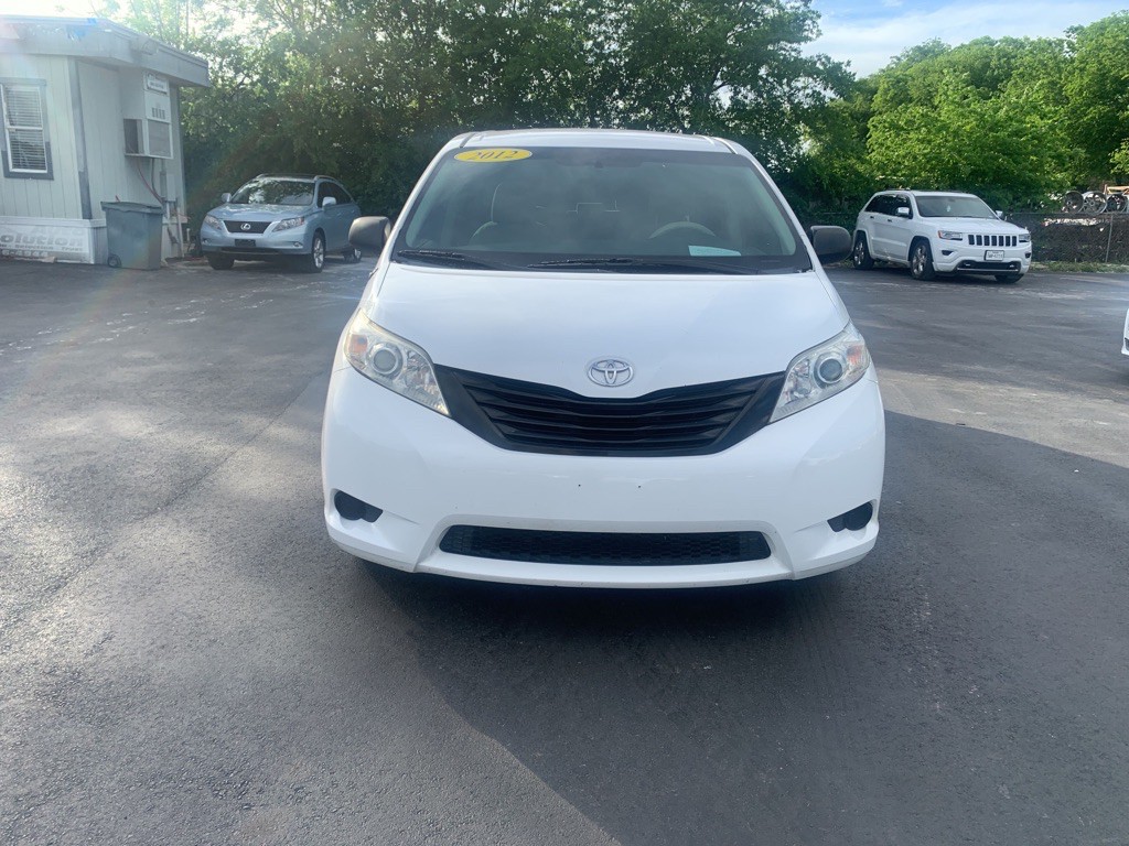 2012 Toyota Sienna Image 7