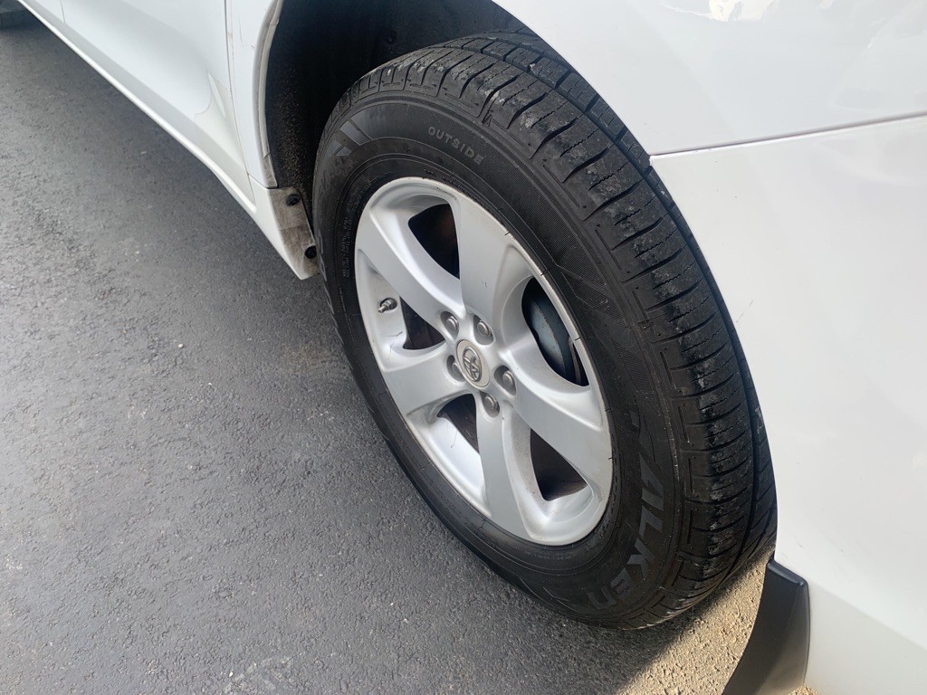 2012 Toyota Sienna Image 23