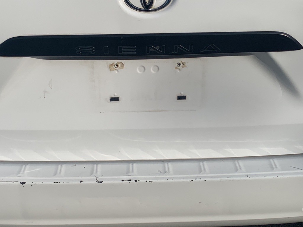 2012 Toyota Sienna Image 26
