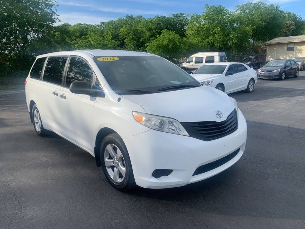 2012 Toyota Sienna Image 27