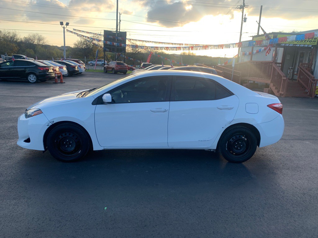 2017 Toyota Corolla Image 6