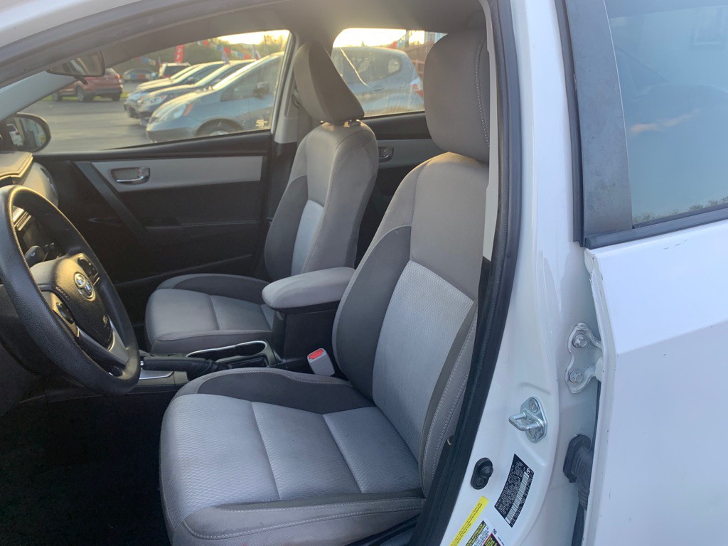 2017 Toyota Corolla Image 10