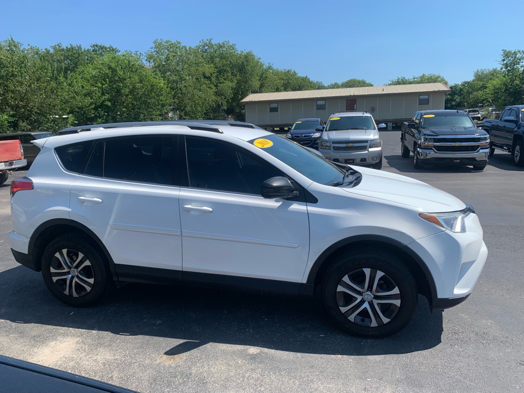 2018 Toyota Rav4 Image 2