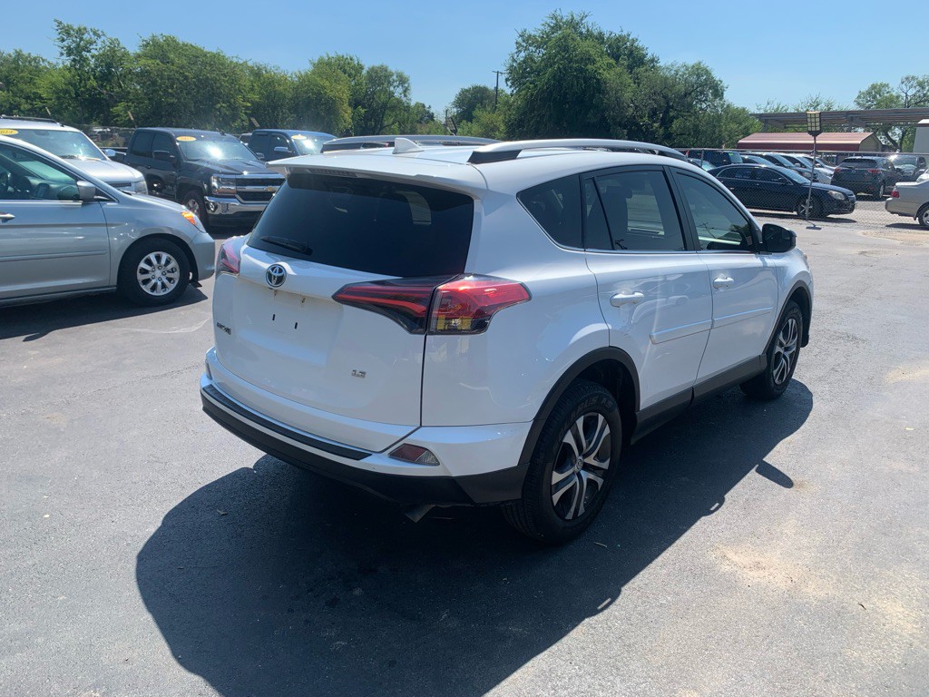 2018 Toyota Rav4 Image 3