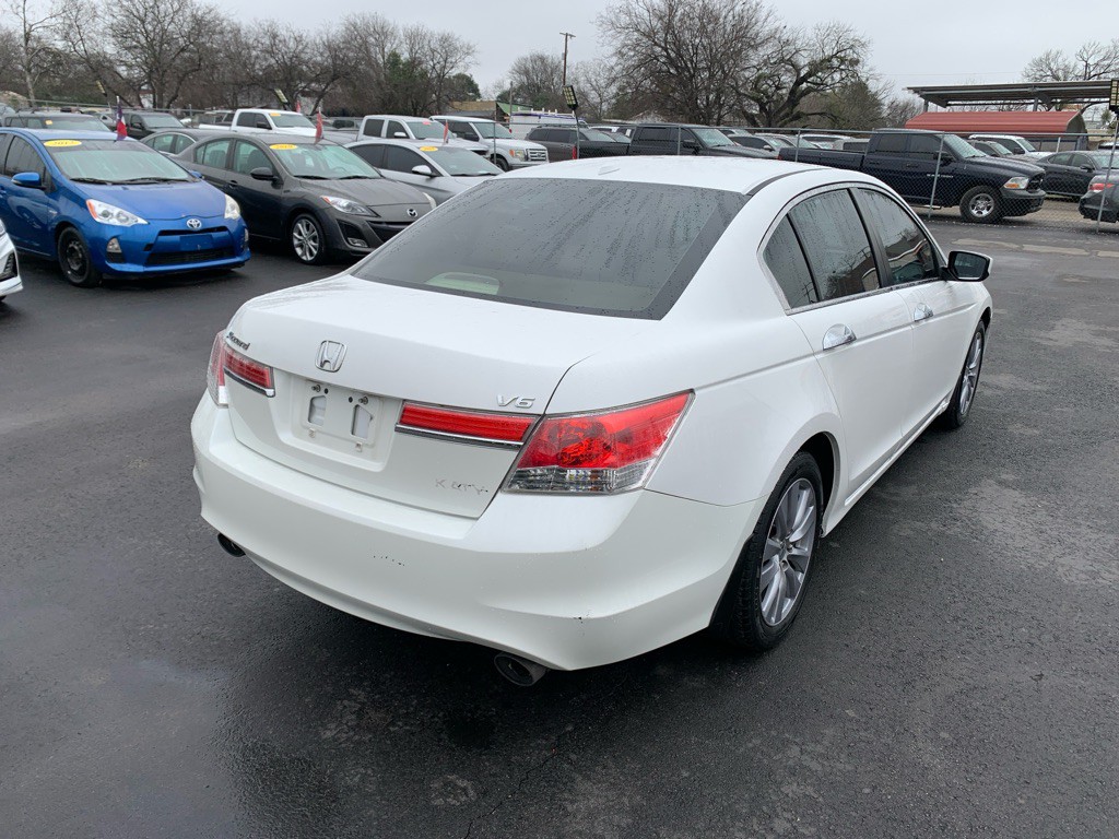 2011 Honda Accord Image 3