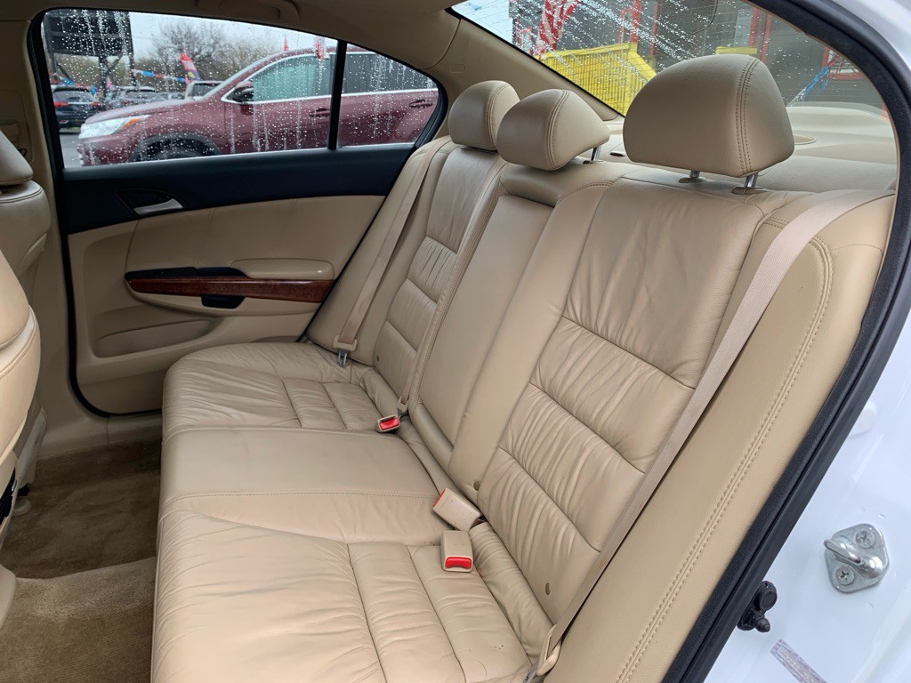 2011 Honda Accord Image 11