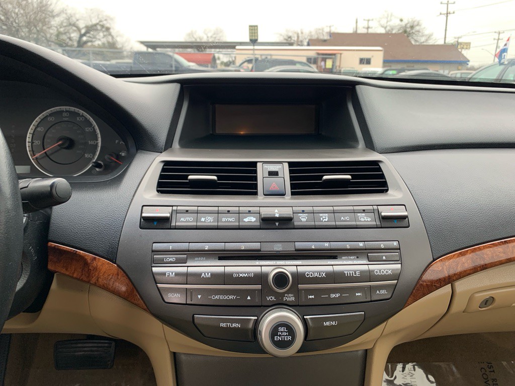 2011 Honda Accord Image 16