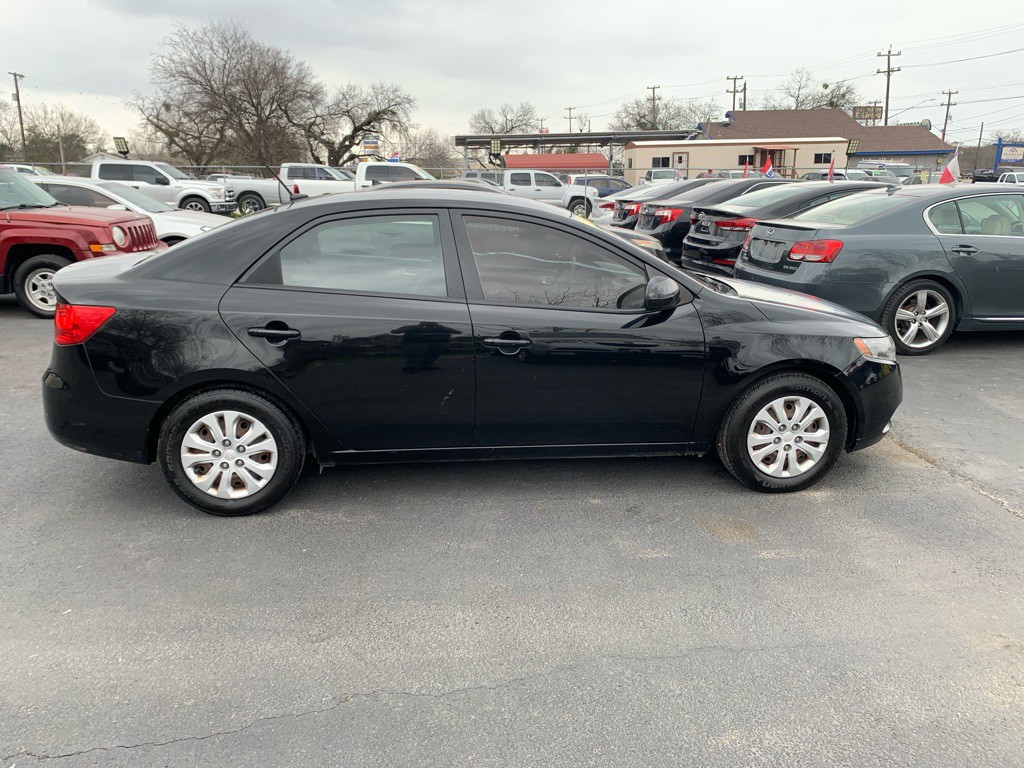 2013 Kia Forte Image 2