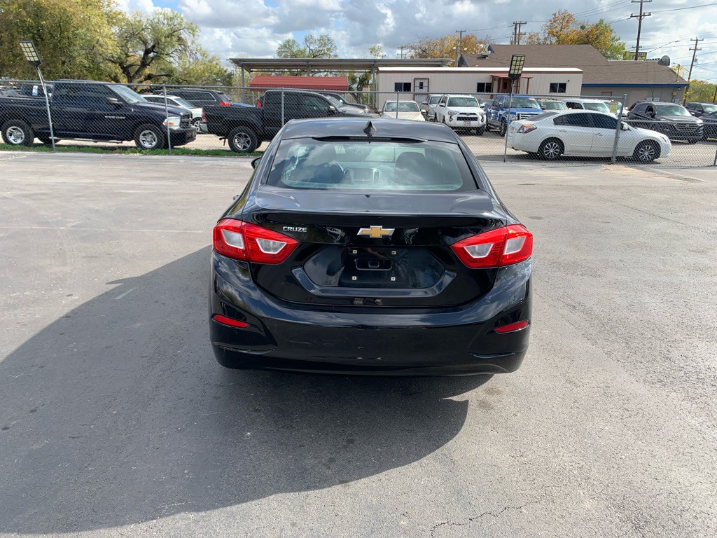 2017 Chevrolet Cruze Image 4