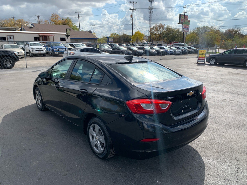 2017 Chevrolet Cruze Image 5